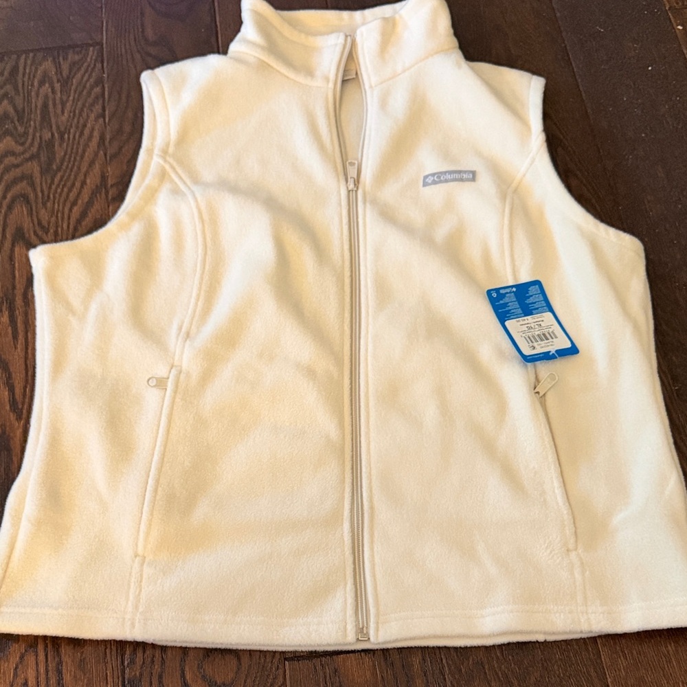 Columbia Cream Fleece Vest - Full Zip Women’s Vest